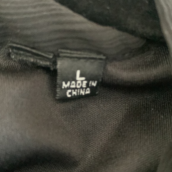 Black Halter Ruffle Sleeveless Top - Picture 5 of 6